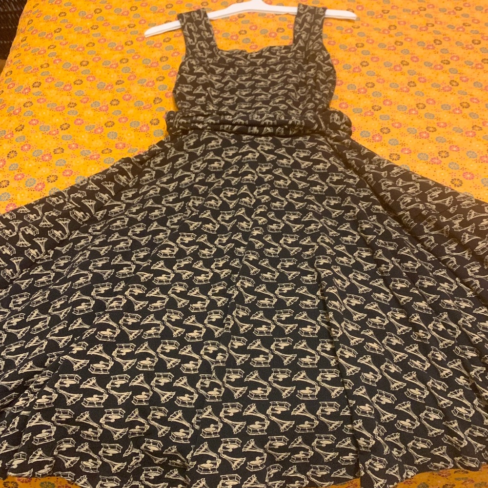 Swing style dress size M